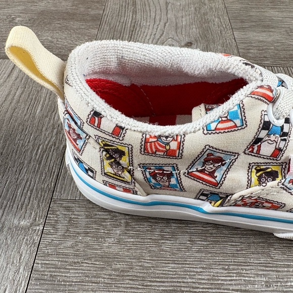 Vans x (Where’s Waldo?) Postage Toddler Size 6.5 Sneakers Shoes All Over Print - Picture 11 of 14